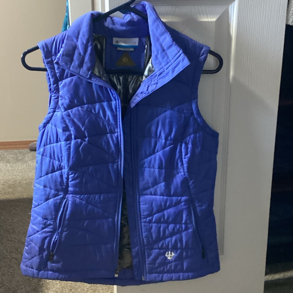 Columbia blue vest